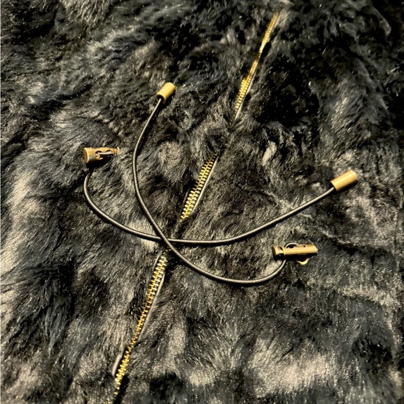 Fur Vest w/ pockets - Picture 2 of 5